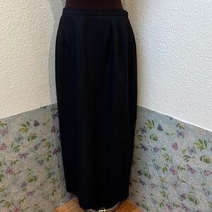 Vintage 1980’s Morton Bernard elegant black pencil maxi skirt. Size 12.